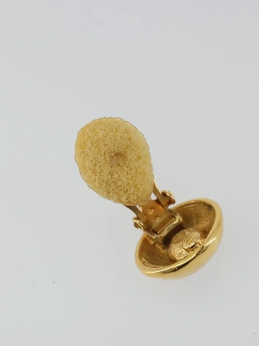 CHANEL brand	chanel color	gold